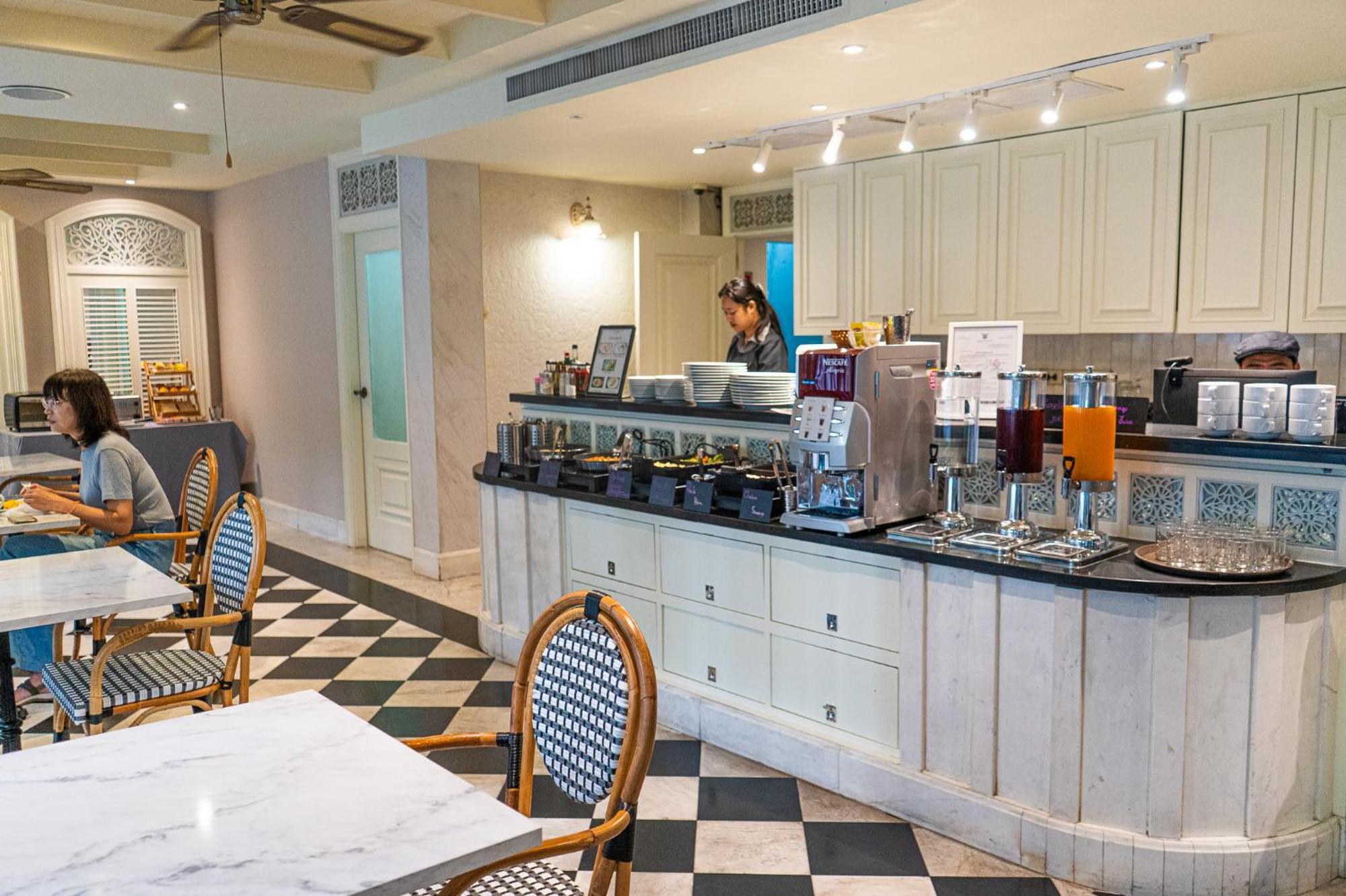 La Petite Salil Sukhumvit 8 Hotel Bangkok Exterior photo